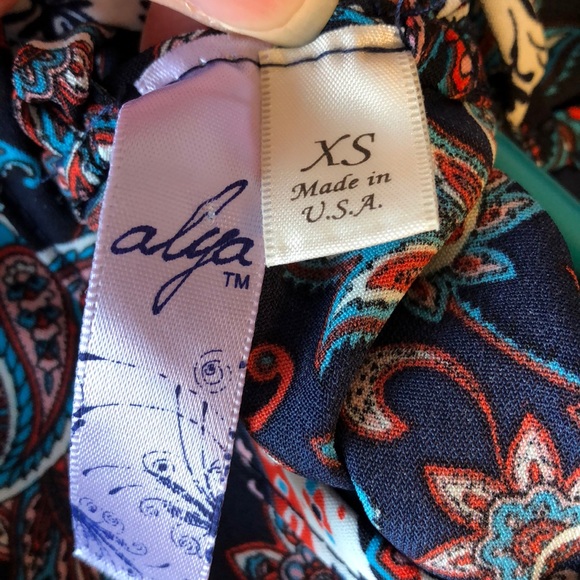 Alya Sleeveless Dress - Picture 6 of 6